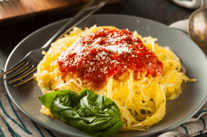 Спагетти со сквошем и соусом